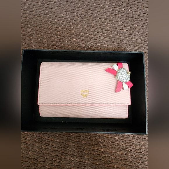 MCM Mina Heart Charm Medium Three-Fold Wallet - Picture 3 of 10